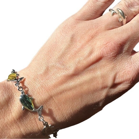 Vintage Dolphin Ring & Mother of Pearl Dolphin Link Bracelet Set - Picture 4 of 12